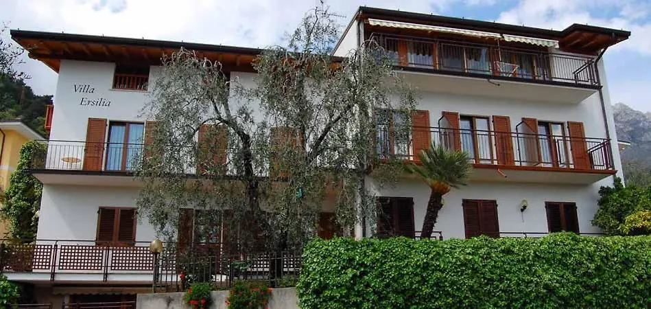 Villa Ersilia 利莫内-苏尔加达 意大利